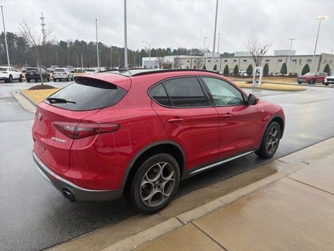 Used 2022 Alfa Romeo Stelvio Ti image 13
