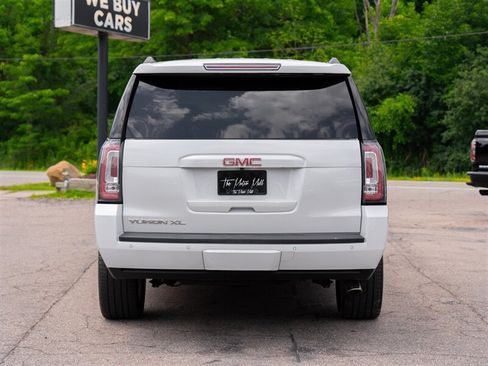 Used 2020 GMC Yukon XL SLT w/ Premium Edition AWD/4WD image 6