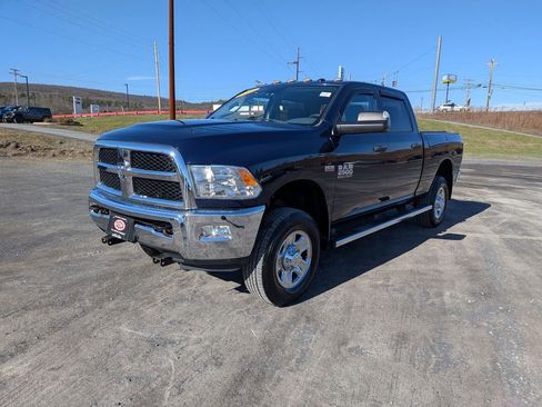 Used 2018 RAM 2500 Tradesman w/ Chrome Appearance Group image 8