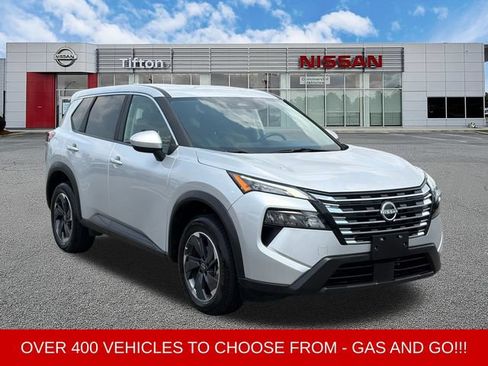 Used 2025 Nissan Rogue SV FWD image 1