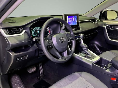 Used 2025 Toyota RAV4 XLE AWD/4WD image 17