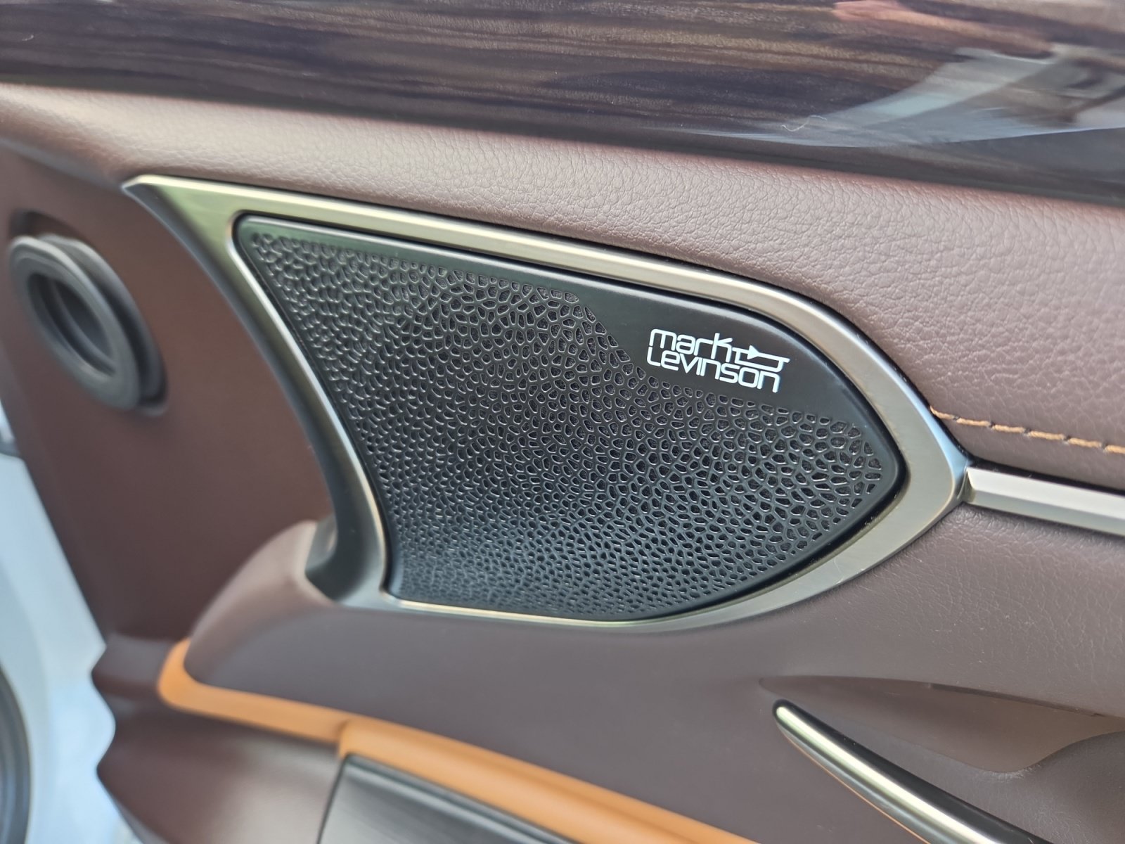 Used 2021 Lexus ES 350 Ultra Luxury w/ Accessory Package 2 FWD image 27