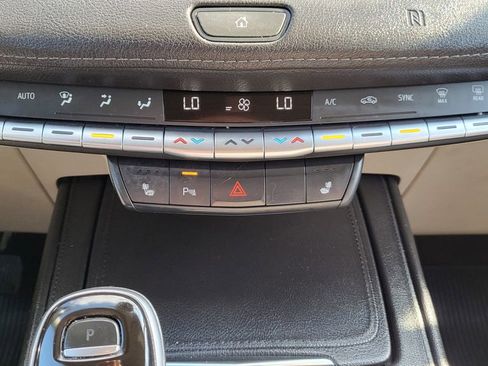 Used 2020 Cadillac XT4 Luxury w/ Cold Weather Package image 33