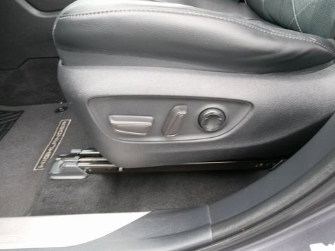 Used 2021 Toyota Highlander Platinum image 19