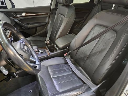 Used 2019 Audi Q5 2.0T Premium w/ Convenience Package image 22