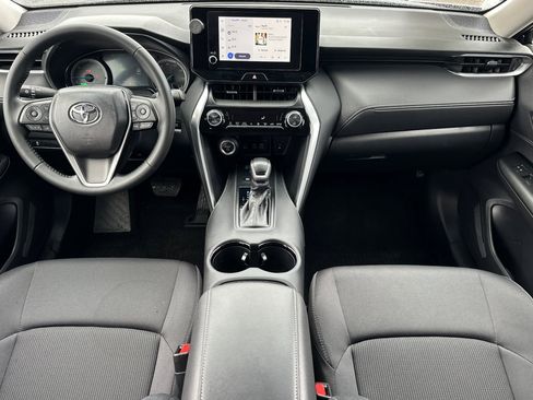 Used 2024 Toyota Venza LE image 13