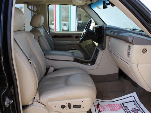 Used 2006 Cadillac Escalade ESV AWD image 23