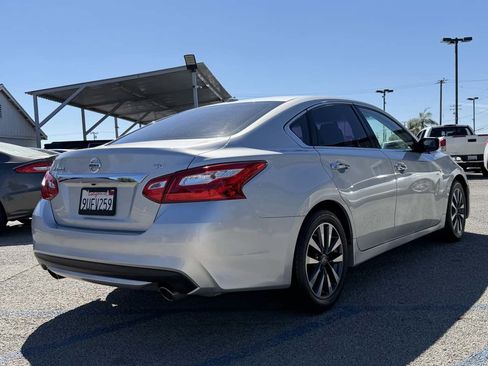 Used 2017 Nissan Altima 2.5 SV FWD image 25