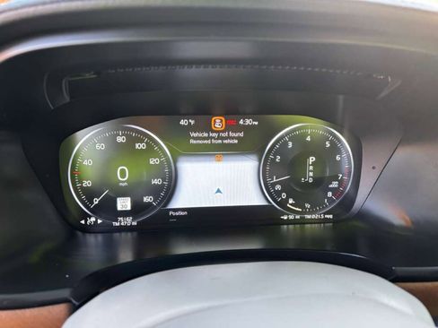 Used 2017 Volvo S90 T6 Inscription w/ Vision Package image 21