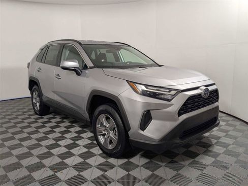 Used 2023 Toyota RAV4 XLE AWD/4WD image 3