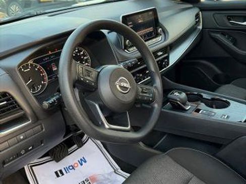 Certified 2024 Nissan Rogue SV FWD image 23