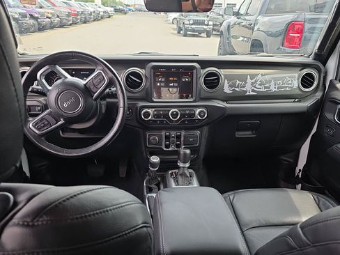 Used 2023 Jeep Wrangler Unlimited Sahara w/ LED Lighting Group AWD/4WD image 19