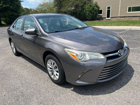 Used 2017 Toyota Camry LE FWD image 11