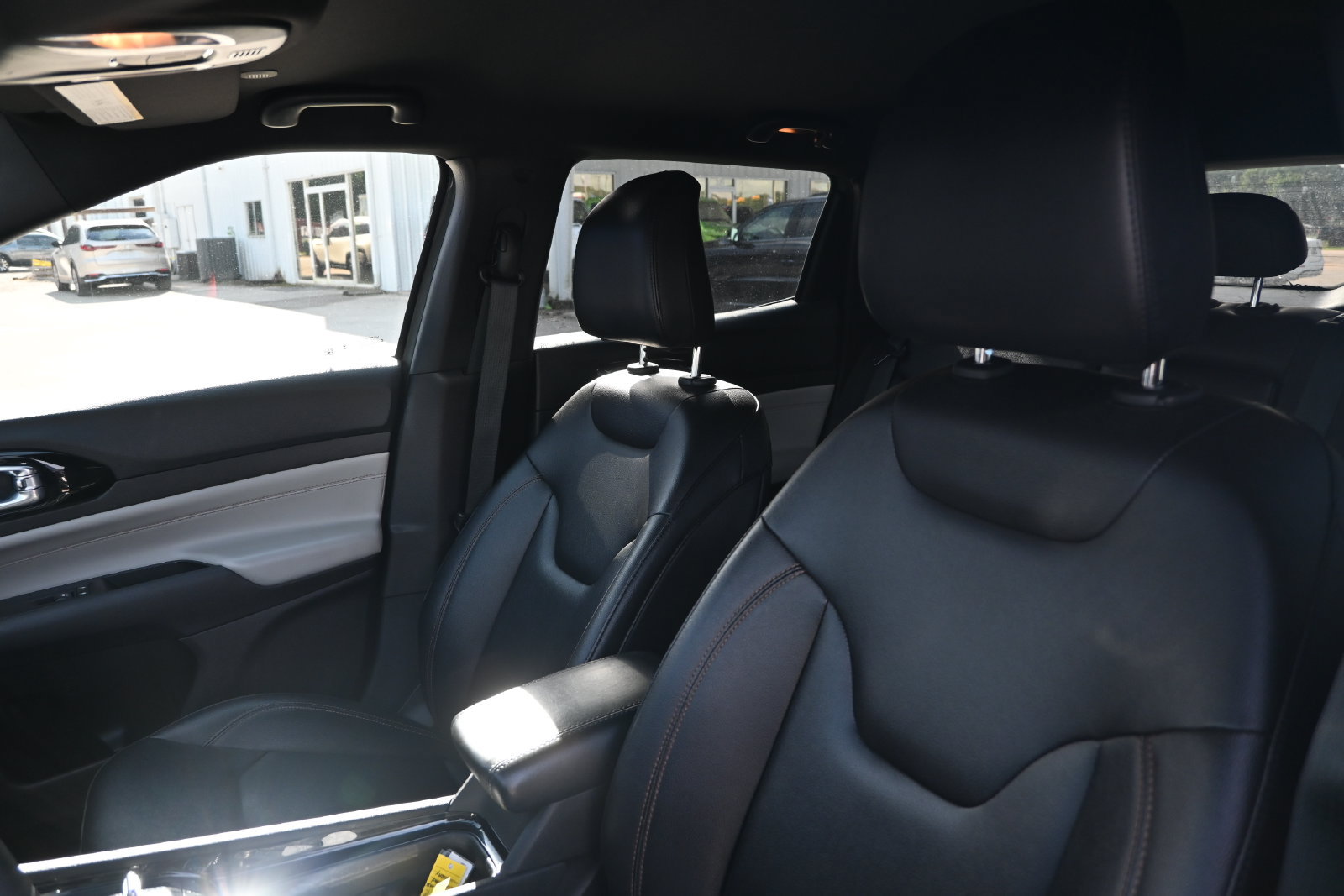 Used 2024 Jeep Compass Limited AWD/4WD image 12