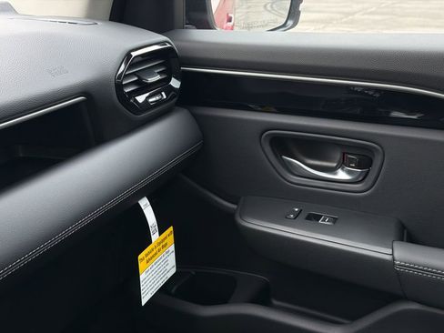 New 2025 Honda Pilot Touring image 35