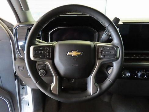Used 2023 Chevrolet Silverado 1500 LT AWD/4WD image 8