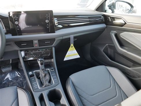 New 2026 Volkswagen Jetta SEL image 9