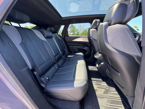 Used 2024 Cadillac Lyriq Tech w/ Driver Assist Package AWD/4WD image 35