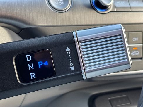 Certified 2025 Hyundai Kona SEL image 36