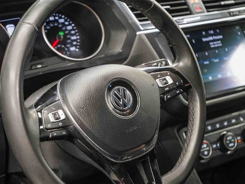 Used 2020 Volkswagen Tiguan SE image 20