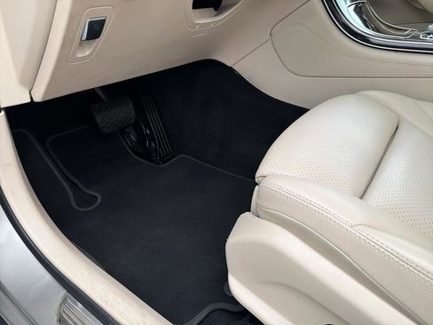 Used 2019 Mercedes-Benz GLC 300 4MATIC image 19