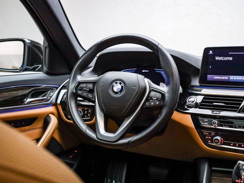 Certified 2023 BMW 530e w/ Convenience Package image 16