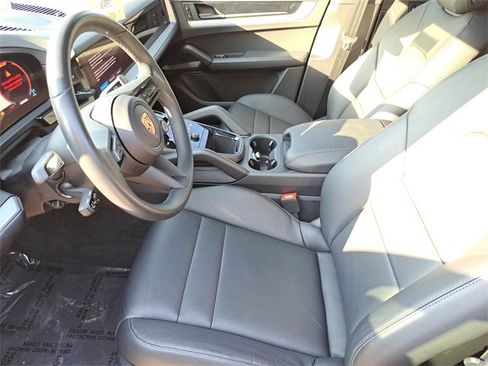 Used 2024 Porsche Cayenne image 24