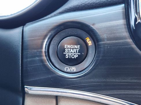 Used 2020 Jeep Grand Cherokee Limited image 24