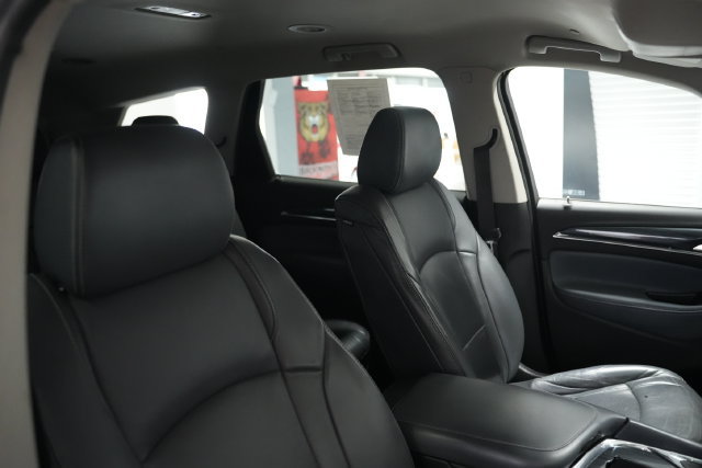 Used 2018 Buick Enclave Essence AWD/4WD image 23