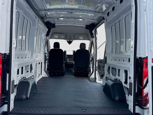 New 2026 Ford Transit 250 148 Medium Roof image 7