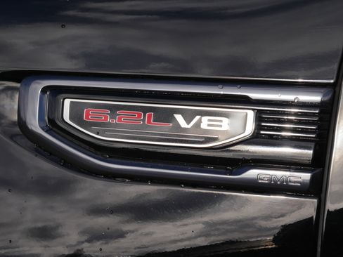 Used 2019 GMC Sierra 1500 AT4 w/ Off Road Performance Package image 18