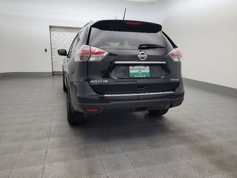 Used 2016 Nissan Rogue SV w/ SV Family Package image 6