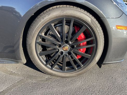 Used 2023 Porsche Panamera GTS image 10