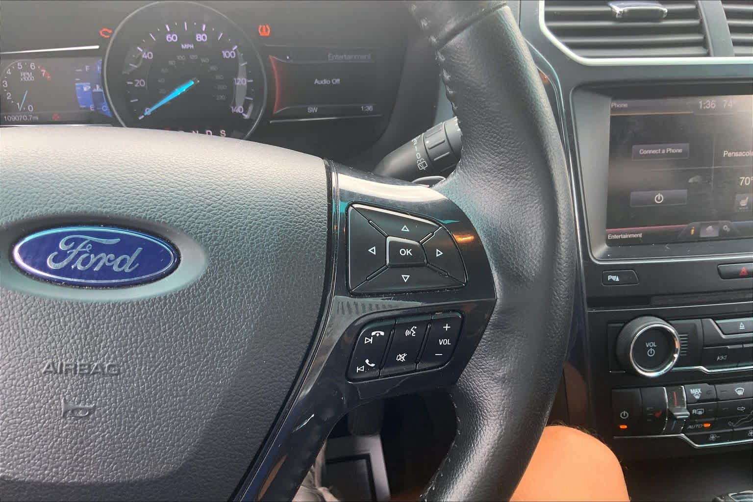 Used 2016 Ford Explorer XLT w/ Equipment Group 202A AWD/4WD image 25