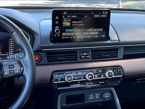 Used 2023 Honda Pilot Elite image 9