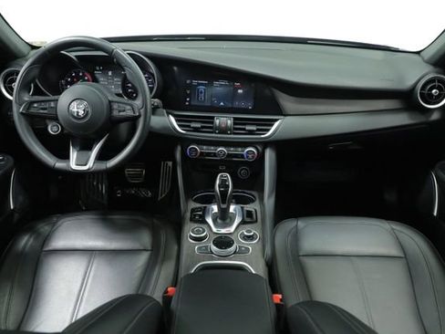 Used 2022 Alfa Romeo Giulia Ti image 8
