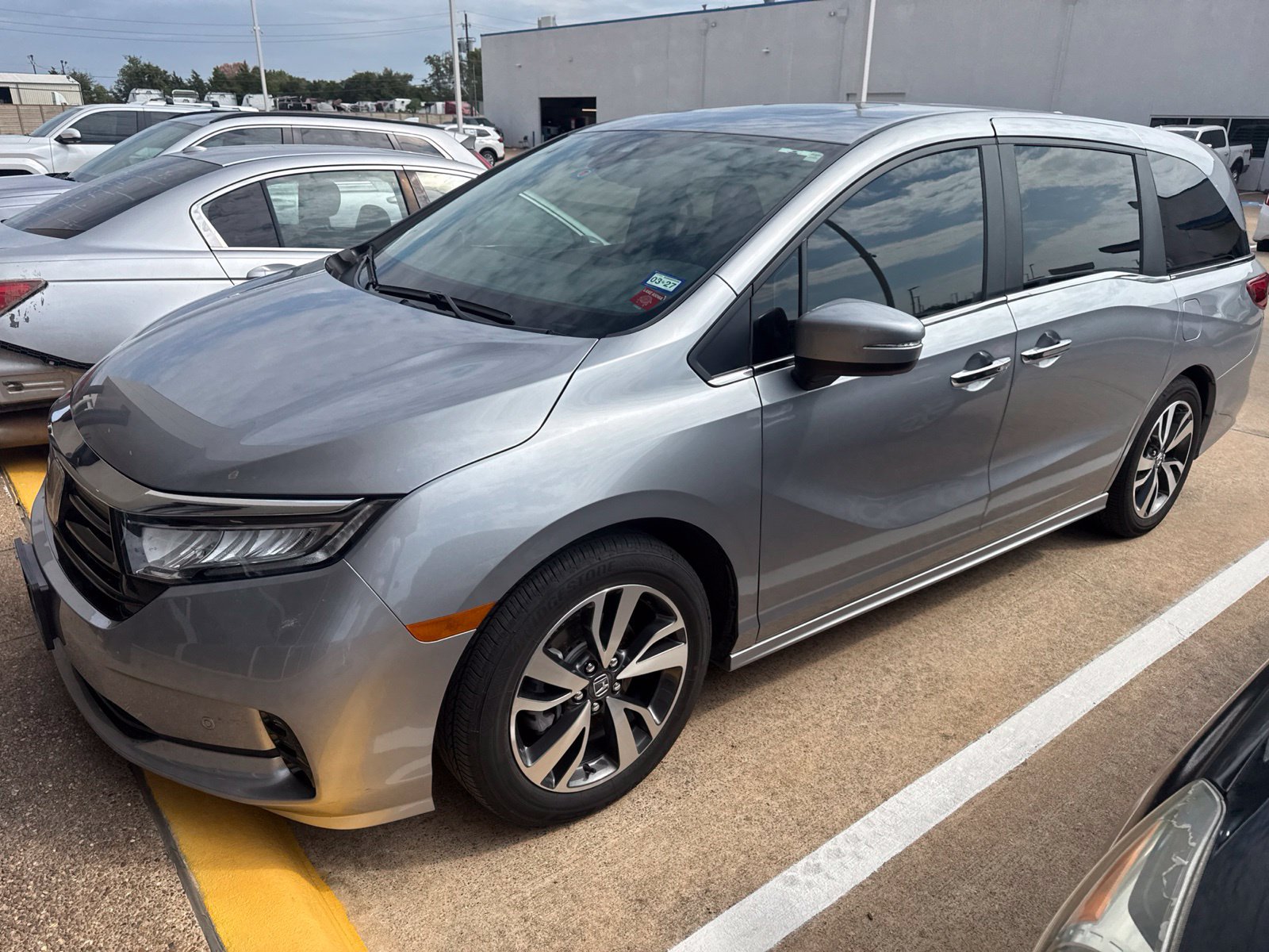 Used 2023 Honda Odyssey Touring image 3