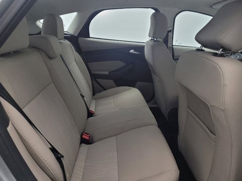 Used 2017 Ford Focus SE w/ Cold Weather Package FWD image 19