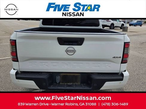 Used 2025 Nissan Frontier SV w/ Tow Package AWD/4WD image 10