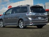 Used 2018 Toyota Sienna SE image 5