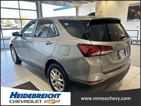 Used 2024 Chevrolet Equinox LS w/ LS Convenience Package FWD image 5