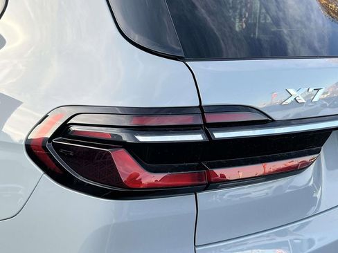 Used 2023 BMW X7 xDrive40i w/ M Sport Package image 9