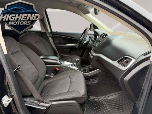 Used 2019 Dodge Journey SE image 20