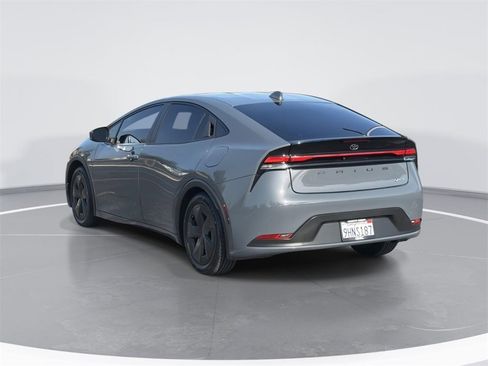 Used 2023 Toyota Prius LE image 5