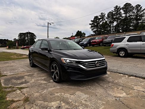 Used 2020 Volkswagen Passat 2.0T R-Line FWD image 3