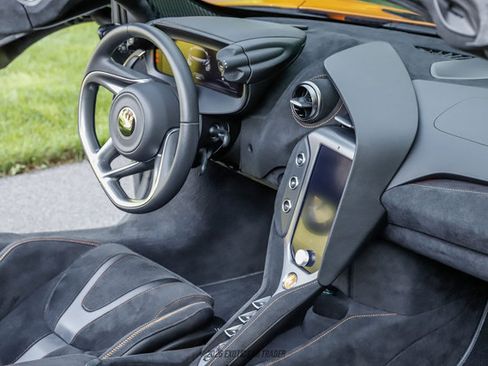 Used 2026 McLaren 750S Spider RWD image 21