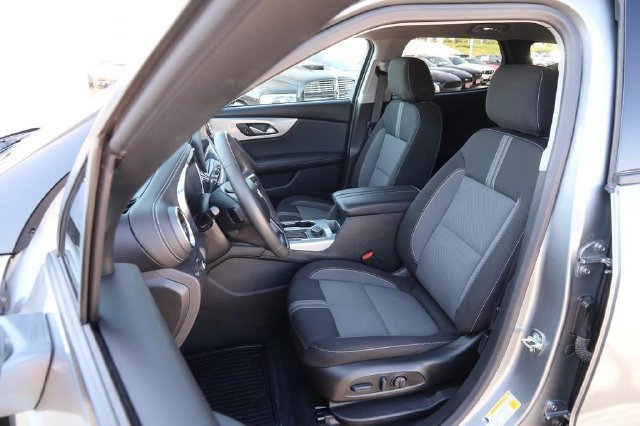 Used 2025 Chevrolet Blazer LT AWD/4WD image 8