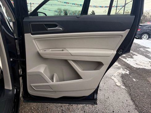 Used 2019 Volkswagen Atlas SE w/ Panoramic Sunroof Package image 13