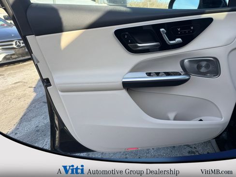 Used 2026 Mercedes-Benz GLC 300 4MATIC image 11