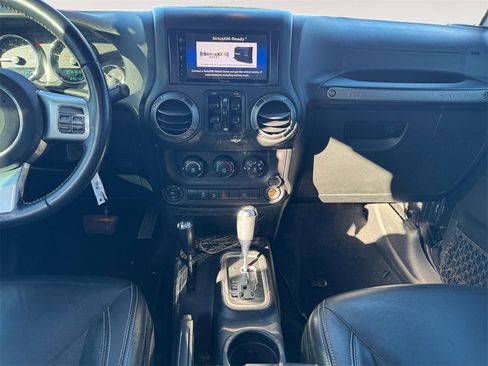 Used 2018 Jeep Wrangler Unlimited Sport image 11